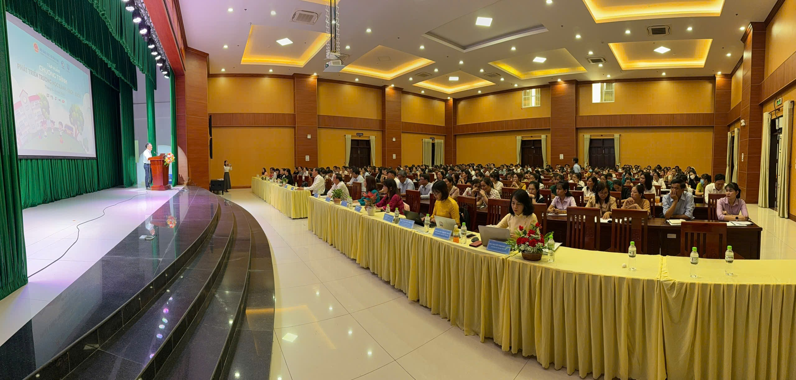 Tập huấn giáo viên các trường Tiểu học tỉnh Bến Tre về Chương trình “Phát triển trường học Xanh – Sạch – Khỏe” cấp tiểu học năm học 2025-2026